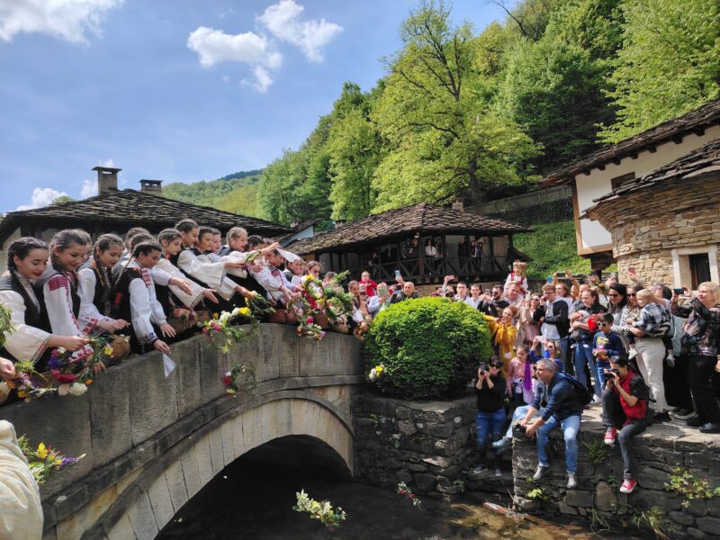 Лазаруване "Етъра"